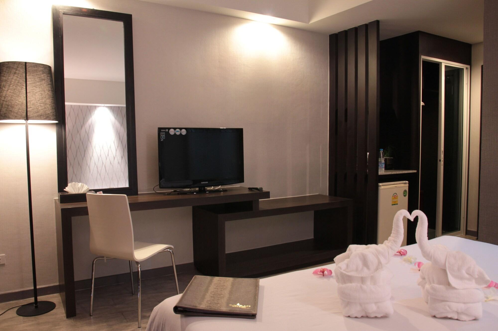 Inn Place Serviced Residence Паттайя Экстерьер фото
