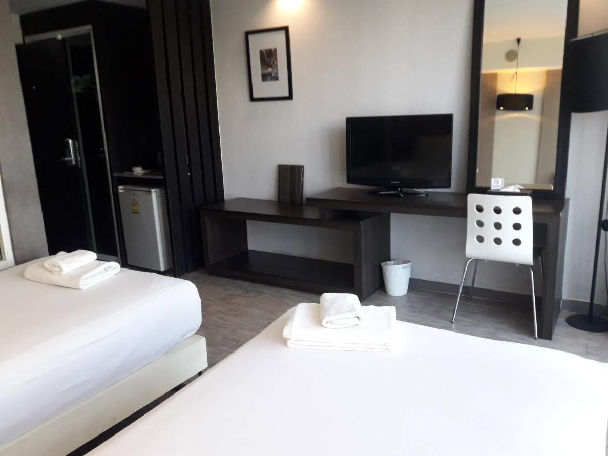 Inn Place Serviced Residence Паттайя Экстерьер фото